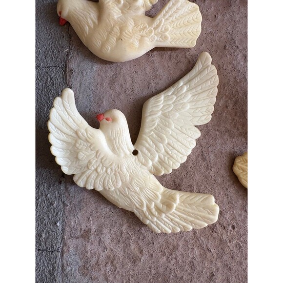 Vintage Lot Of 4 White Dove's Iridescent Plastic Christmas Ornament - Picture 9 of 10